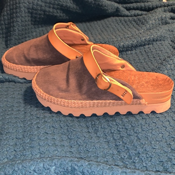 Reef Slide Clogs - Picture 3 of 7